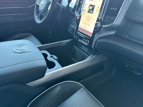New 2026 RAM 2500 Laramie AWD/4WD image 14