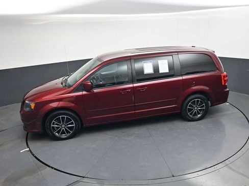 Used 2017 Dodge Grand Caravan GT image 24