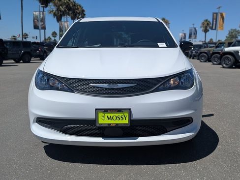 New 2026 Chrysler Voyager LX image 8