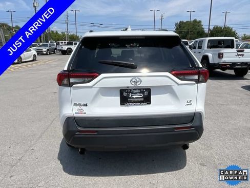 Used 2021 Toyota RAV4 LE AWD/4WD image 15