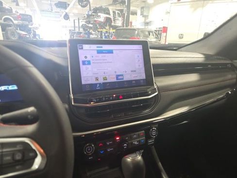 Used 2023 Jeep Compass Trailhawk w/ Trailhawk Elite Group image 16