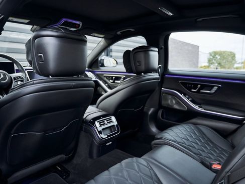 Used 2024 Mercedes-Benz S 580 4MATIC Sedan w/ AMG Line image 41