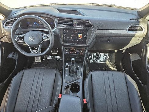 Used 2024 Volkswagen Tiguan SE R-Line image 23