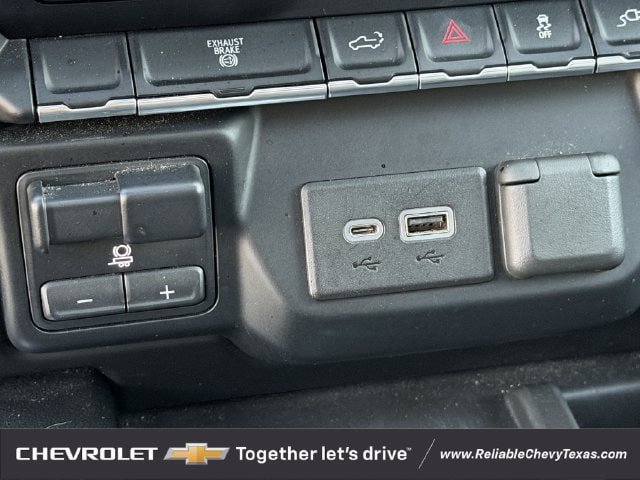 Used 2020 GMC Sierra 3500 AT4 w/ AT4 Preferred Package AWD/4WD image 22