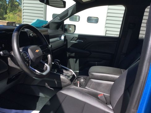 Used 2023 Chevrolet Colorado LT w/ LT Convenience Package III image 7