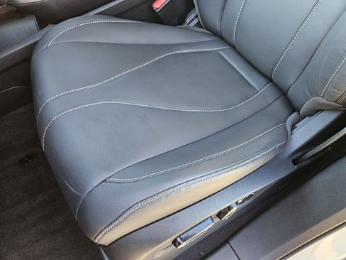 Used 2025 Acura RDX SH-AWD image 8