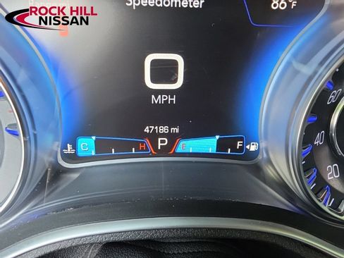 Used 2015 Chrysler 300 Limited RWD image 18