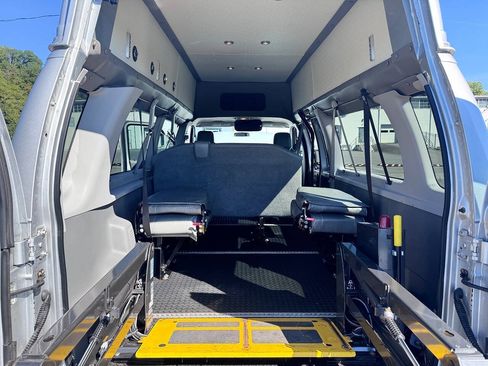 Used 2012 Ford E-350 and Econoline 350 XL w/ PWR Windows & Locks Group RWD image 10