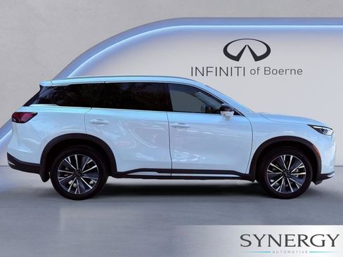 Certified 2026 INFINITI QX60 Luxe w/ Family Package AWD/4WD image 5
