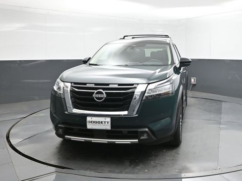 Used 2022 Nissan Pathfinder Platinum w/ Cargo Package image 30