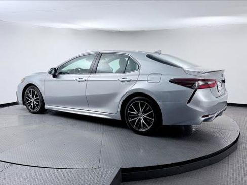 Used 2023 Toyota Camry SE FWD image 6