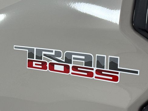 Used 2026 Chevrolet Colorado Trail Boss AWD/4WD image 14