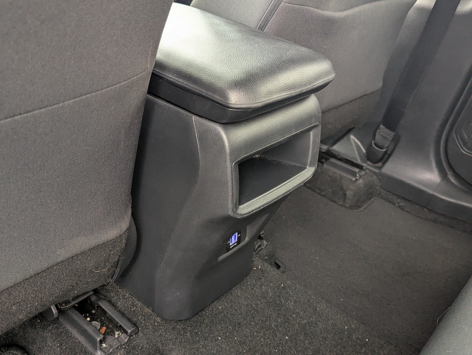 Used 2021 Toyota RAV4 LE FWD image 42