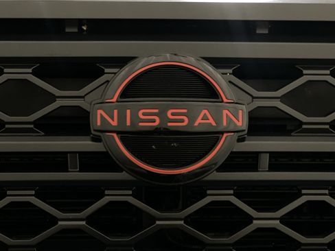 Used 2024 Nissan Frontier PRO-4X w/ Technology Package AWD/4WD image 12