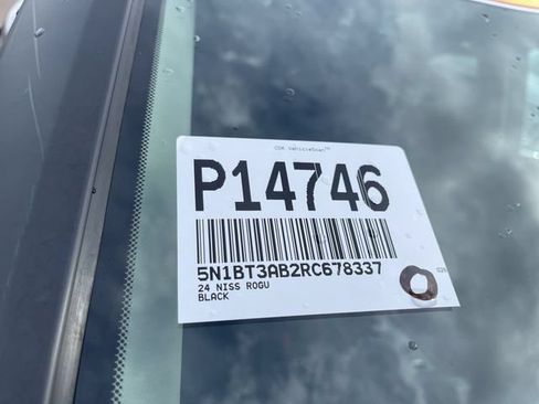 Used 2024 Nissan Rogue S AWD/4WD image 23