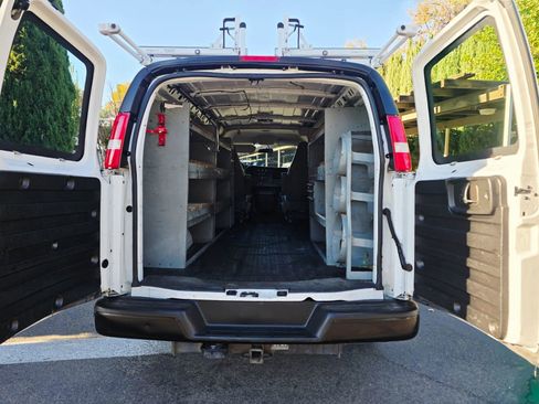 Used 2017 Chevrolet Express 2500 image 28