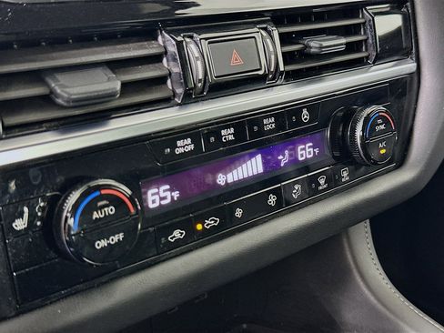 Used 2024 Nissan Pathfinder SL image 24