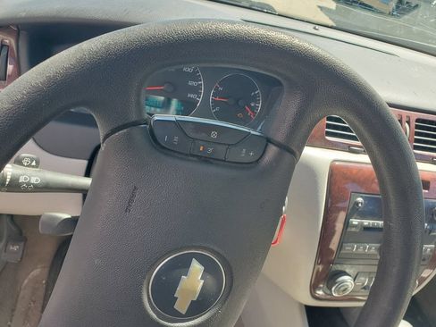Used 2009 Chevrolet Impala LT FWD image 11