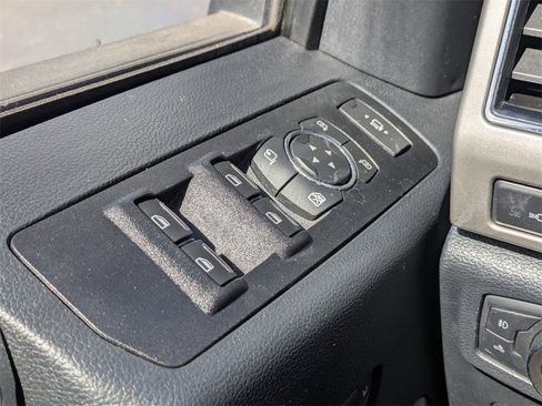 Used 2022 Ford F250 Lariat w/ Lariat Value Package image 31