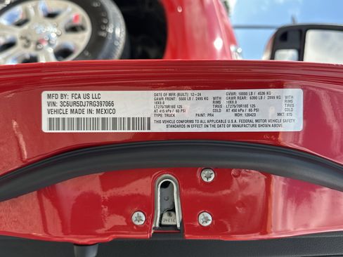 Used 2024 RAM 2500 Big Horn w/ Bed Utility Group image 31