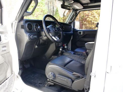 Used 2021 Jeep Wrangler Unlimited Sahara image 23