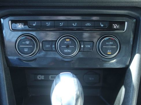 Used 2018 Volkswagen Tiguan SE FWD image 19
