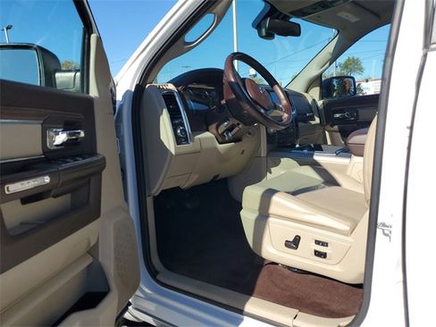Used 2015 RAM 1500 Laramie w/ Convenience Group image 8