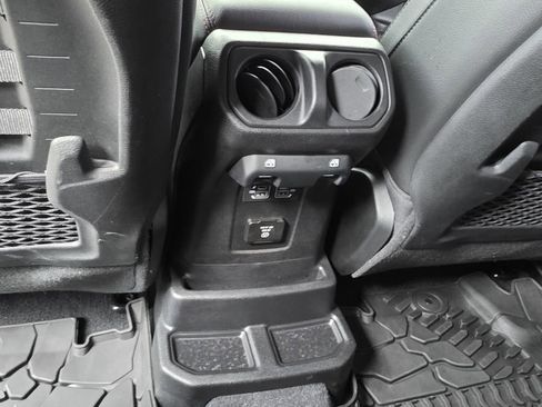 Used 2021 Jeep Wrangler Unlimited Rubicon AWD/4WD image 12