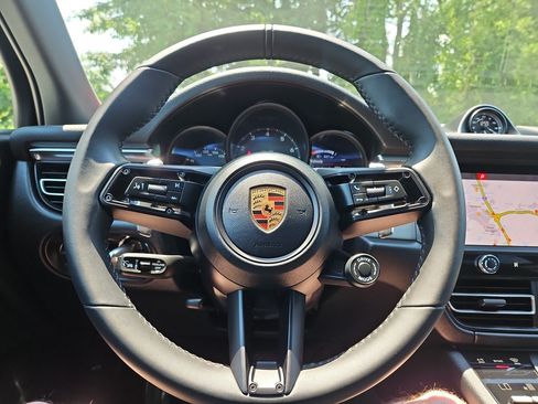 Certified 2026 Porsche Macan AWD/4WD image 36