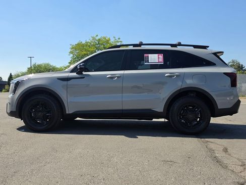 Used 2025 Kia Sorento SX Prestige AWD/4WD image 2