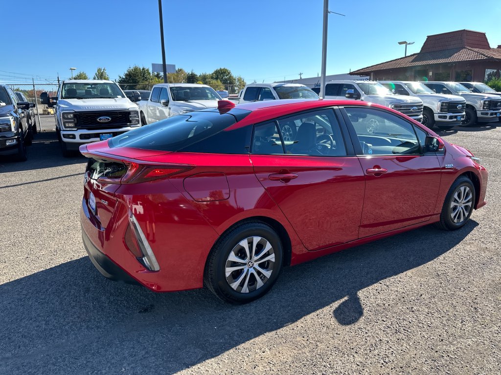 Used 2021 Toyota Prius Prime XLE FWD image 6