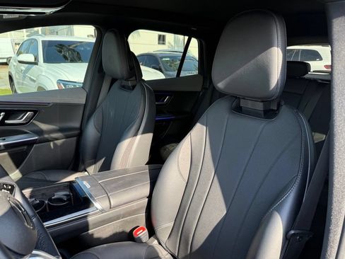 Used 2023 Mercedes-Benz GLC 300 w/ Exclusive Trim Package image 3