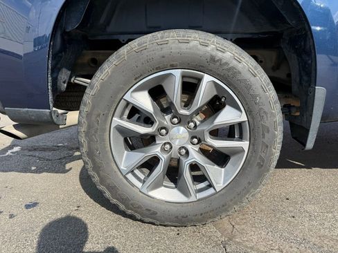Used 2022 Chevrolet Silverado 1500 LT AWD/4WD image 44