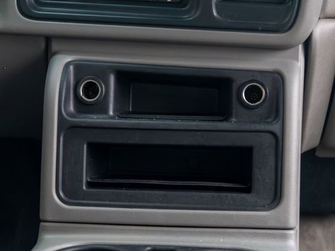 Used 2005 GMC Sierra 2500 SLT w/ Heavy-Duty Power Package image 25