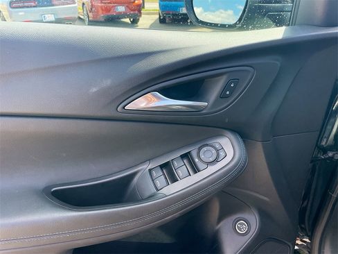 Used 2025 Buick Encore GX Sport Touring w/ Comfort Package image 9