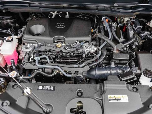 Used 2024 Toyota Sienna XLE w/ XLE Plus Package FWD image 33