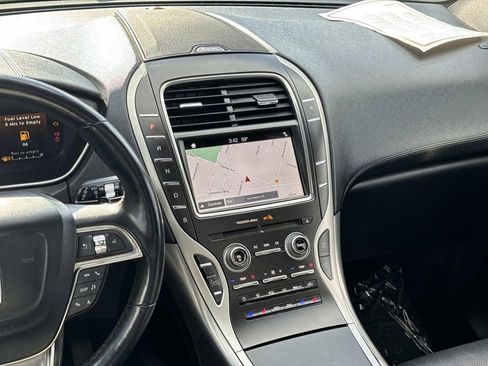 Used 2019 Lincoln Nautilus Reserve w/ Driver Assistance Package image 12