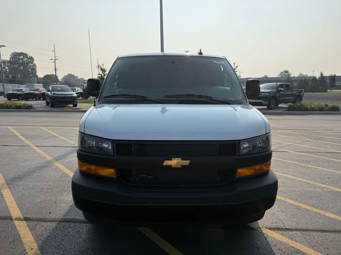 New 2025 Chevrolet Express 2500 Work Van w/ Driver Convenience Package image 10