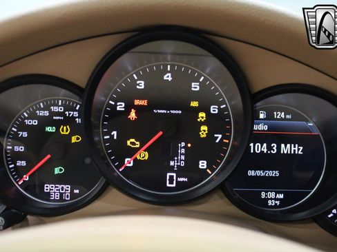 Used 2014 Porsche Panamera image 25