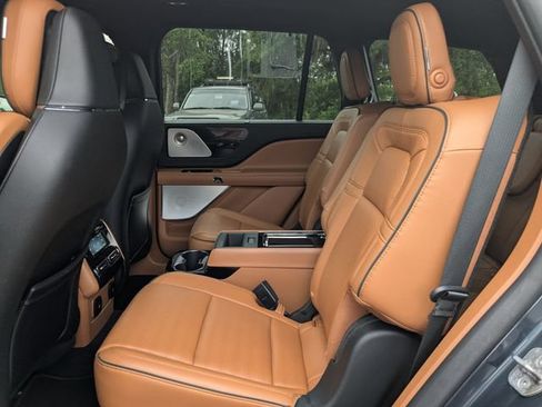 Used 2020 Lincoln Aviator Black Label w/ Class IV Trailer Tow Package AWD/4WD image 15