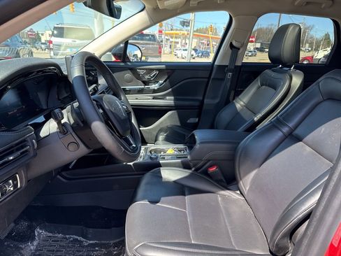 Used 2024 Lincoln Corsair AWD w/ Equipment Group 101A image 9