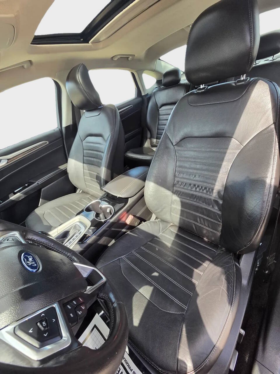 Used 2015 Ford Fusion SE w/ Equipment Group 202A FWD image 9