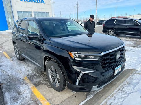 Used 2024 Honda Pilot EX-L image 3