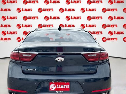 Used 2018 Kia Cadenza Premium w/ Luxury Package image 7
