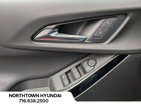 Used 2025 Chevrolet Equinox LT w/ Convenience Package II image 33