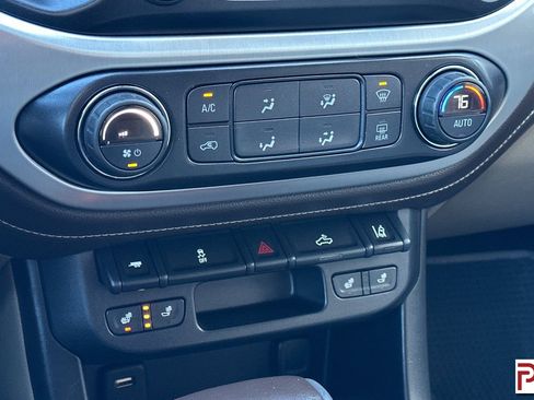 Used 2016 GMC Canyon SLT w/ Driver Alert Package image 23