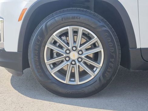 Used 2023 Chevrolet Traverse LT image 13