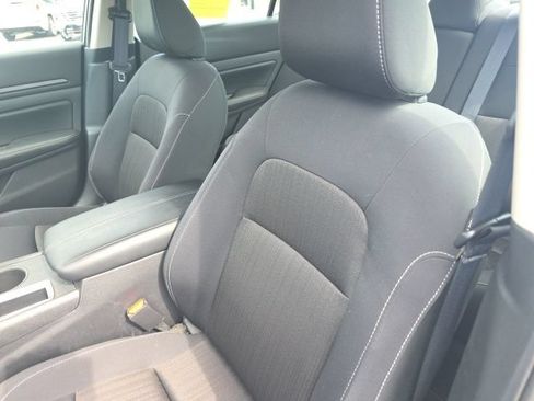 Used 2025 Nissan Altima 2.5 SV FWD image 11