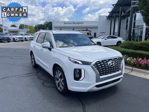 Used 2022 Hyundai Palisade Limited FWD image 2