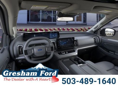 New 2025 Ford Expedition Active image 10